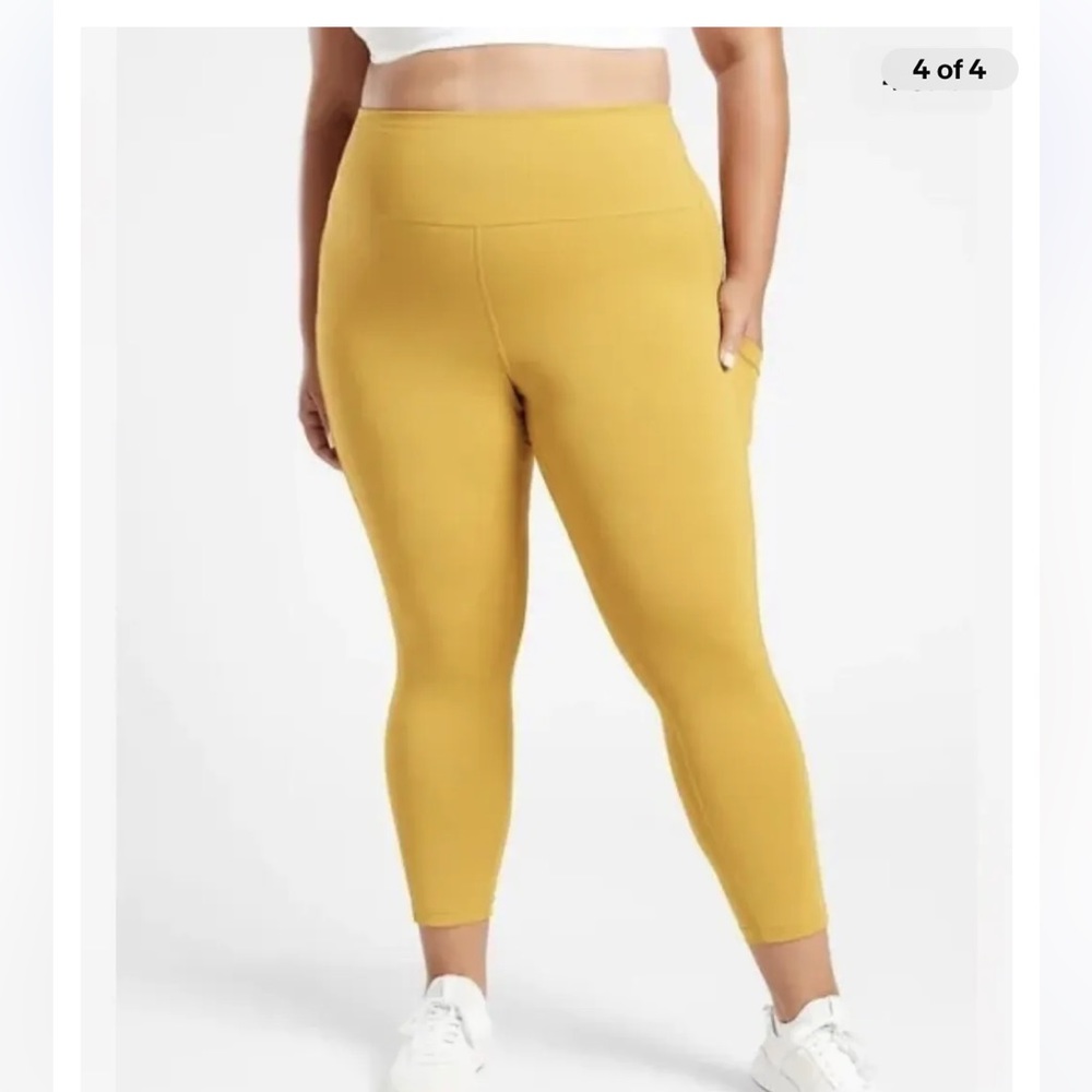 NWT Athleta 2X Ultimate stash II Capri tights with pockets